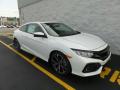Front 3/4 View of 2017 Honda Civic Si Coupe #1