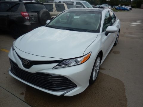 Wind Chill Pearl Toyota Camry XLE.  Click to enlarge.