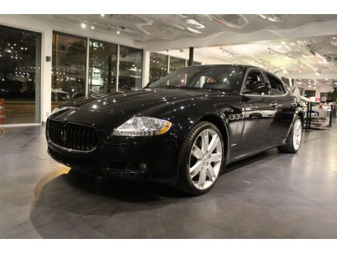 Nero (Black) Maserati Quattroporte .  Click to enlarge.