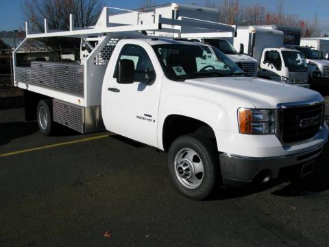 Summit White GMC Sierra 3500HD Regular Cab Chassis Commercial.  Click to enlarge.