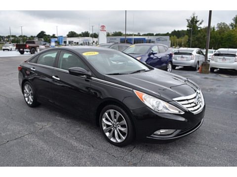 Midnight Black Hyundai Sonata SE 2.0T.  Click to enlarge.