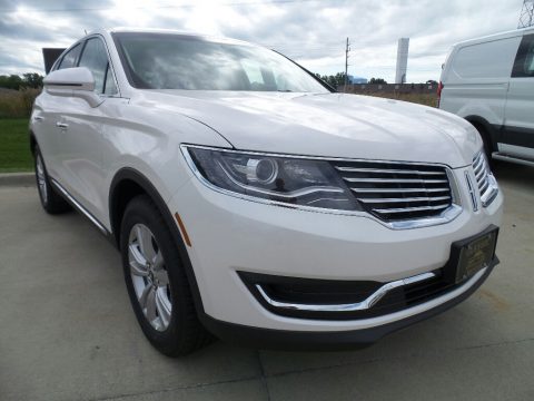 White Platinum Lincoln MKX Premier.  Click to enlarge.