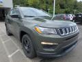 Front 3/4 View of 2018 Jeep Compass Sport #7