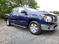 Front 3/4 View of 2017 Nissan Titan SV Crew Cab 4x4 #1