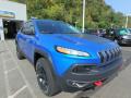 Front 3/4 View of 2018 Jeep Cherokee Trailhawk 4x4 #7