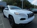 Front 3/4 View of 2018 Jeep Cherokee High Altitude 4x4 #7