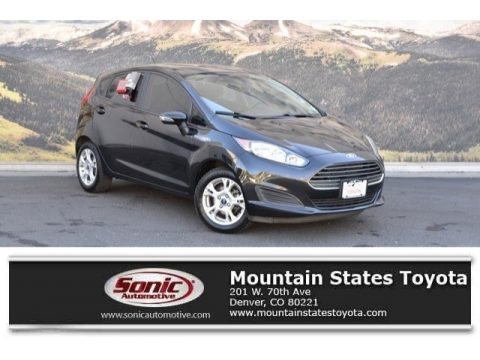Tuxedo Black Ford Fiesta SE Hatchback.  Click to enlarge.