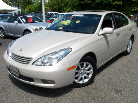 Alabaster Metallic Lexus ES 300.  Click to enlarge.