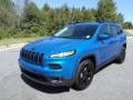 Front 3/4 View of 2018 Jeep Cherokee Latitude #2