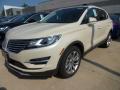 Front 3/4 View of 2018 Lincoln MKC Select #1