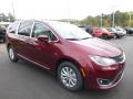 Front 3/4 View of 2018 Chrysler Pacifica Touring L #7