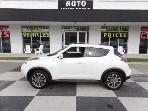 Pearl White Nissan Juke SL.  Click to enlarge.