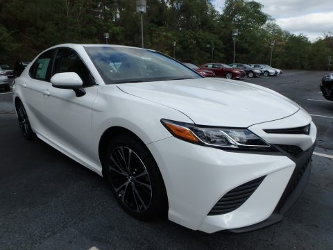 Super White Toyota Camry SE.  Click to enlarge.