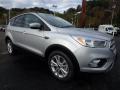 Front 3/4 View of 2018 Ford Escape SE 4WD #9
