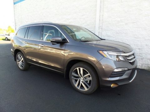 Modern Steel Metallic Honda Pilot Touring AWD.  Click to enlarge.