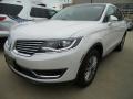 Front 3/4 View of 2018 Lincoln MKX Select #1