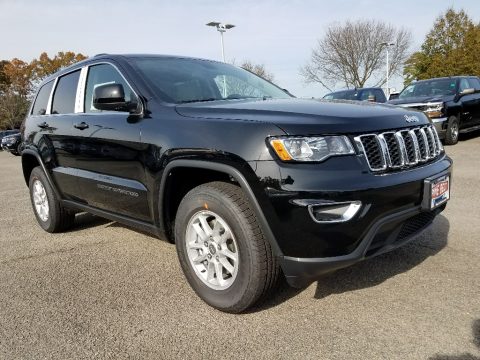 Diamond Black Crystal Pearl Jeep Grand Cherokee Laredo 4x4.  Click to enlarge.