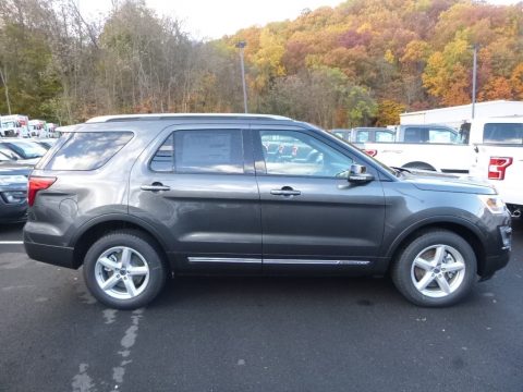 Magnetic Ford Explorer XLT 4WD.  Click to enlarge.