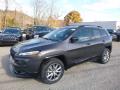 Front 3/4 View of 2018 Jeep Cherokee Latitude 4x4 #1