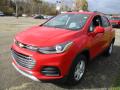 Front 3/4 View of 2018 Chevrolet Trax LT AWD #8