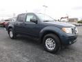 Front 3/4 View of 2018 Nissan Frontier SV Crew Cab 4x4 #1