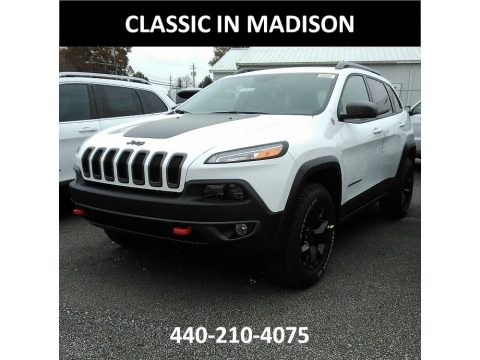 Bright White Jeep Cherokee Trailhawk 4x4.  Click to enlarge.