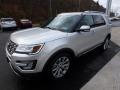 Front 3/4 View of 2017 Ford Explorer Limited 4WD #7