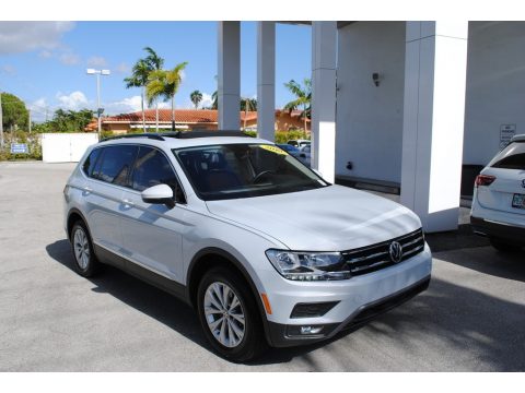 White Silver Metallic Volkswagen Tiguan SE.  Click to enlarge.