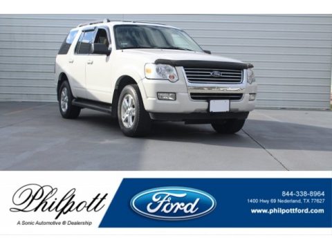 Oxford White Ford Explorer XLT.  Click to enlarge.