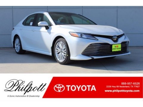 Wind Chill Pearl Toyota Camry XLE.  Click to enlarge.
