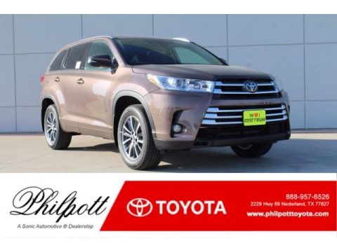 Toasted Walnut Pearl Toyota Highlander XLE.  Click to enlarge.
