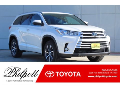 Blizzard White Pearl Toyota Highlander XLE.  Click to enlarge.