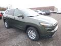 Front 3/4 View of 2018 Jeep Cherokee Latitude 4x4 #7