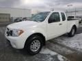 Front 3/4 View of 2018 Nissan Frontier SV King Cab 4x4 #8