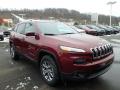Front 3/4 View of 2018 Jeep Cherokee Latitude Plus 4x4 #7