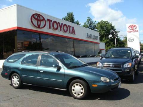 Alpine Green Metallic Ford Taurus GL.  Click to enlarge.