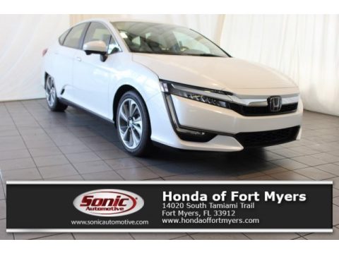 Platinum White Pearl Honda Clarity Touring Plug In Hybrid.  Click to enlarge.