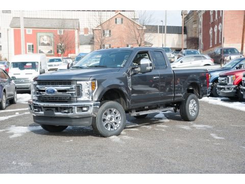 Magnetic Ford F250 Super Duty XLT SuperCab 4x4.  Click to enlarge.