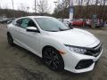 Front 3/4 View of 2018 Honda Civic Si Coupe #5
