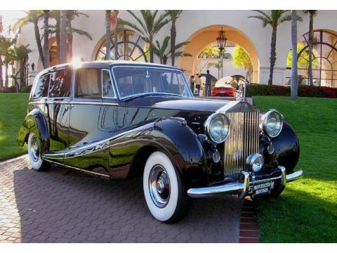 Black Rolls-Royce Silver Wraith Limousine.  Click to enlarge.