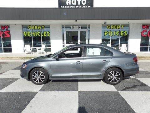 Platinum Gray Metallic Volkswagen Jetta SE.  Click to enlarge.
