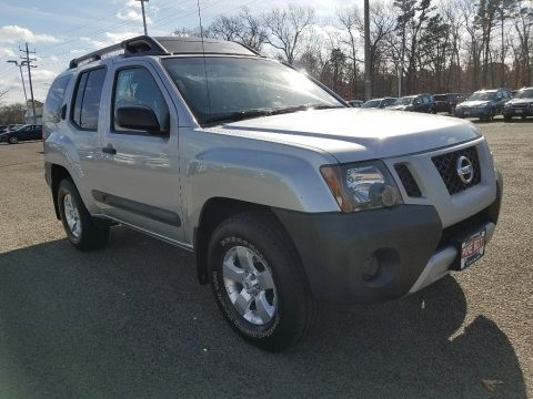 Brilliant Silver Nissan Xterra S 4x4.  Click to enlarge.