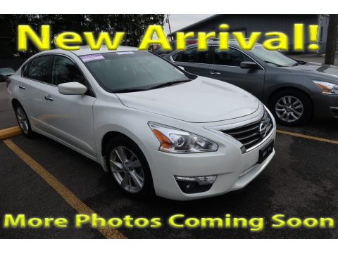 Pearl White Nissan Altima 2.5 SV.  Click to enlarge.