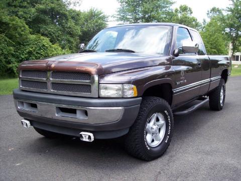 Dark Chestnut Metallic Dodge Ram 1500 Laramie SLT Extended Cab 4x4.  Click to enlarge.