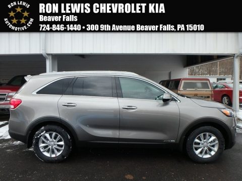 Titanium Silver Kia Sorento LX V6 AWD.  Click to enlarge.