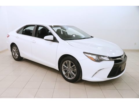 Super White Toyota Camry SE.  Click to enlarge.