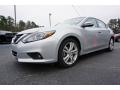 Front 3/4 View of 2017 Nissan Altima 3.5 SL #3