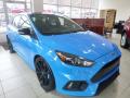 Front 3/4 View of 2018 Ford Focus RS Hatch #4