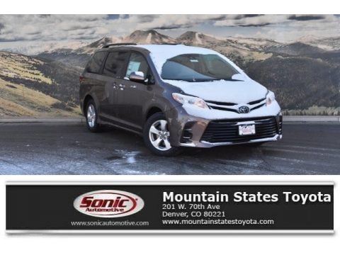 Toasted Walnut Pearl Toyota Sienna LE.  Click to enlarge.