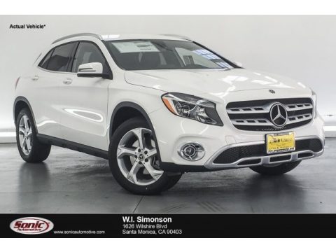Polar White Mercedes-Benz GLA 250.  Click to enlarge.